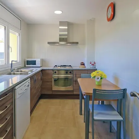 Casa vacanze Three-bedroom Holiday In Llagostera